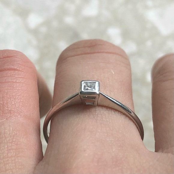 Princess Diamond White Gold Bezel Vintage Solitaire Ring - Picture 12 of 13